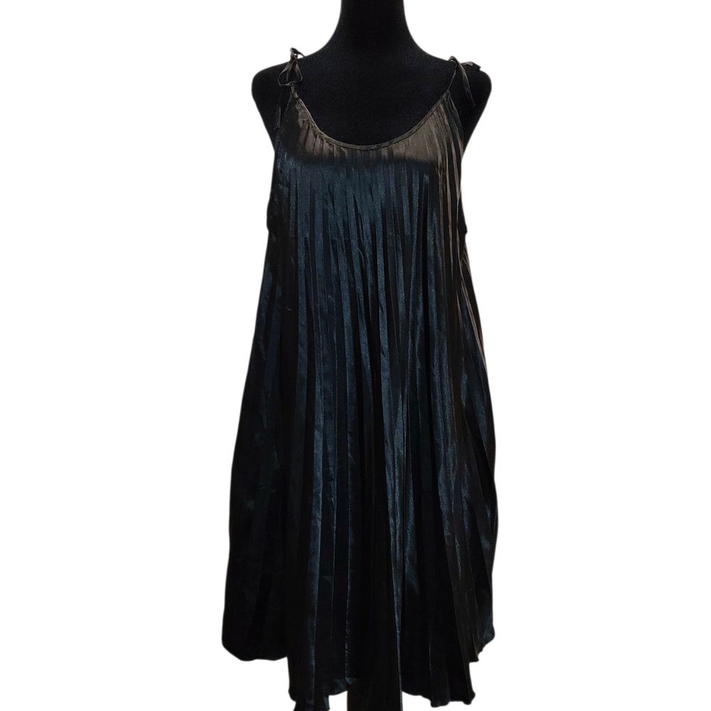 "Annabelle"Sz S/M (Top Only)Free Flowing Pleated Shimmering Black Maxi Dress....